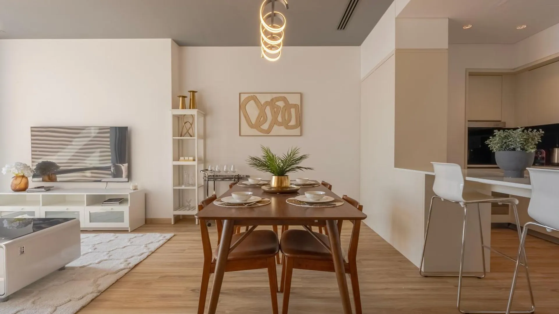 Elegant 1-Bedroom Apartment, Full Burj Khalifa & Downtown Views Dubai Apartment